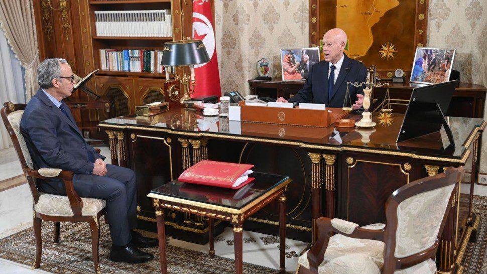 سعيّد يعلن إجراءات عاجلة لفائدة طالبي الشغل