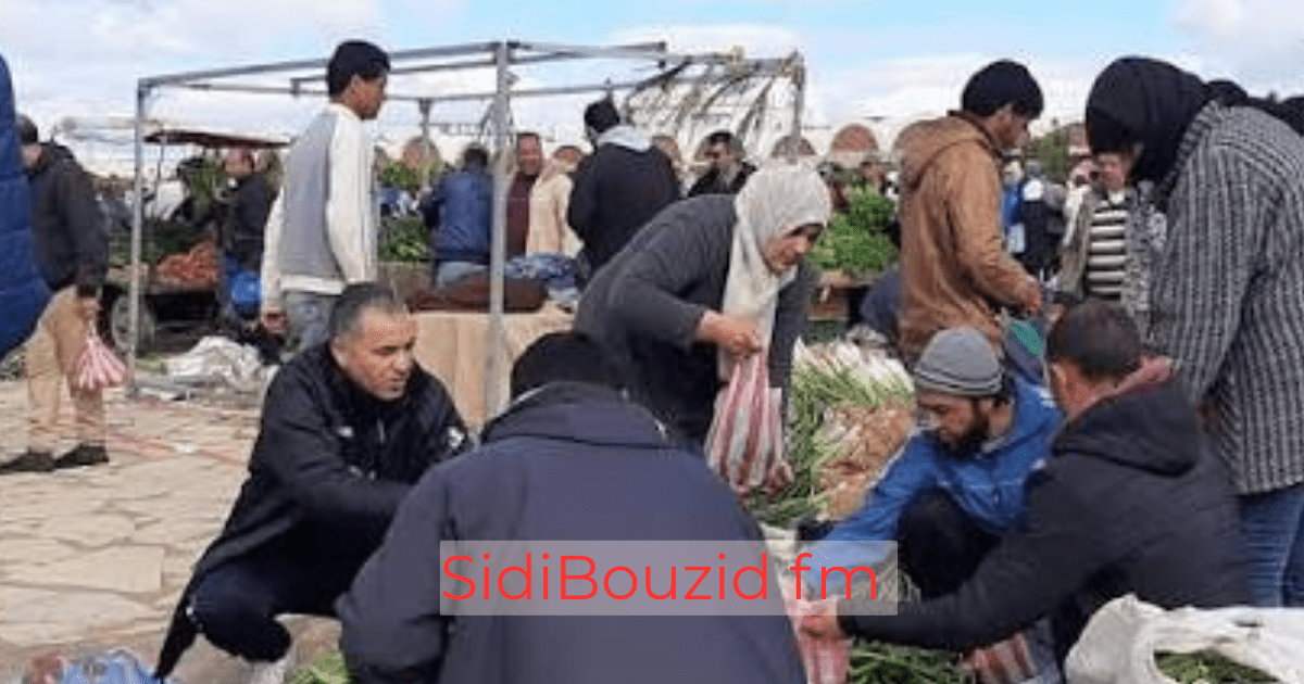 سيدي بوزيد: إيقاف رجل يروج أوراق نقدية مزيفة داخل السوق المركزية